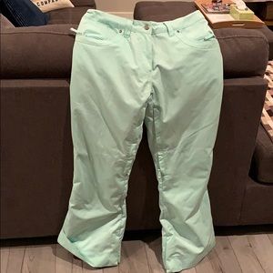 Snow pants, powder room, women’s